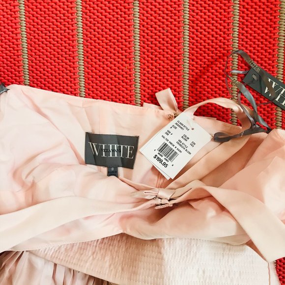 NWT Blush Vera Wang V Neck Halter Gown - Picture 10 of 10